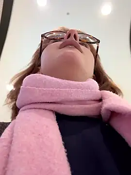 Snapshot of Only_April chatting on November 11, 2025, 11:27 am Only April online show from November 11, 2025, 11:27 am