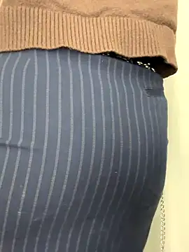 Snapshot of Only_April chatting on November 17, 2025, 9:46 am Only April online show from November 17, 2025, 9:46 am