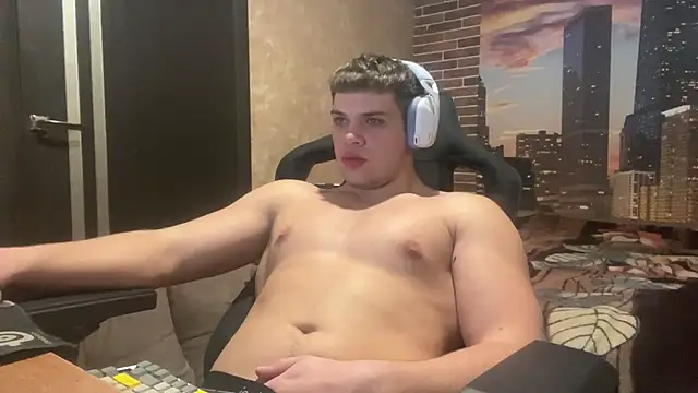 MusclePhantom online show from January 13, 2026, 9:52 pm