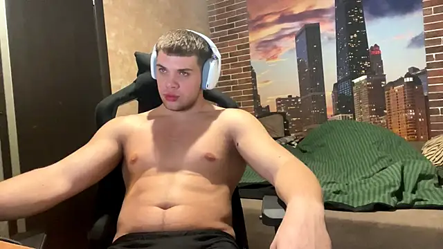 MusclePhantom online show from February 24, 2026, 10:21 pm