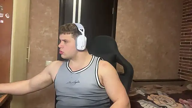 MusclePhantom online show from May 7, 2026, 8:56 pm