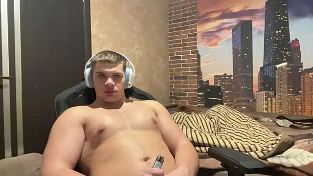 MusclePhantom online show from November 26, 2025, 9:48 pm