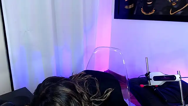 Snapshot of Natasha_cam222 chatting on October 15, 2025, 7:33 pm Natasha cam222 online show from October 15, 2025, 7:33 pm