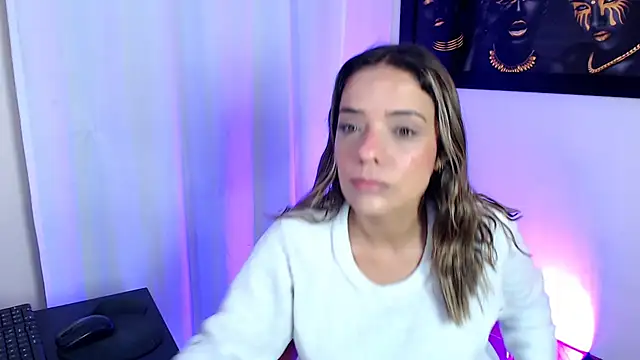 Snapshot of Natasha_cam222 chatting on October 16, 2025, 10:45 am Natasha cam222 online show from October 16, 2025, 10:45 am