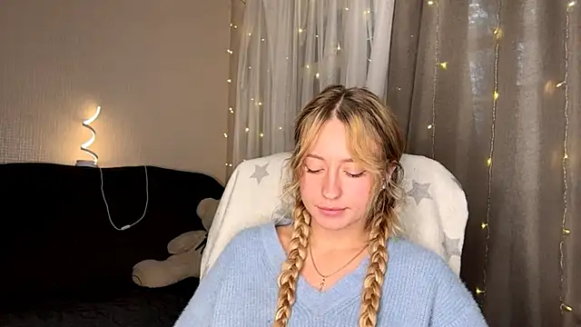 Snapshot of Jetta_Corsacami chatting on October 1, 2025, 10:20 am Jetta Corsacami online show from October 1, 2025, 10:20 am