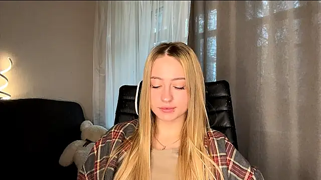 Snapshot of Jetta_Corsacami chatting on October 24, 2025, 6:45 am Jetta Corsacami online show from October 24, 2025, 6:45 am