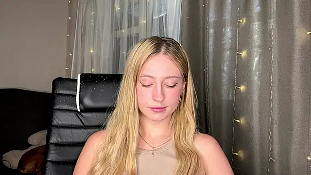 Snapshot of Jetta_Corsacami chatting on October 2, 2025, 1:14 pm Jetta Corsacami online show from October 2, 2025, 1:14 pm