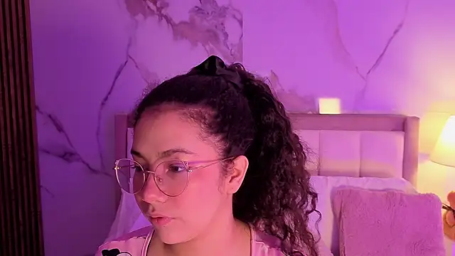 Snapshot of LunaRosse_ chatting on November 2, 2025, 11:48 am LunaRosse online show from November 2, 2025, 11:48 am