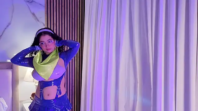 Snapshot of LunaRosse_ chatting on October 31, 2025, 11:40 am LunaRosse online show from October 31, 2025, 11:40 am