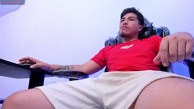 Snapshot of juanmechanic_ chatting on November 8, 2025, 3:04 pm juanmechanic online show from November 8, 2025, 3:04 pm