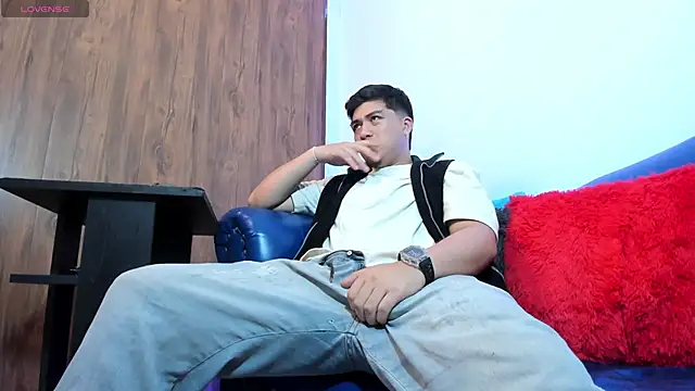 Snapshot of juanmechanic_ chatting on October 24, 2025, 5:12 pm juanmechanic online show from October 24, 2025, 5:12 pm