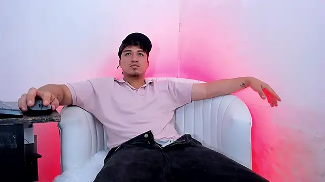 Snapshot of juanmechanic_ chatting on June 16, 2026, 2:17 pm juanmechanic online show from June 16, 2026, 2:17 pm