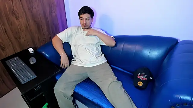 Snapshot of juanmechanic_ chatting on November 12, 2025, 2:54 pm juanmechanic online show from November 12, 2025, 2:54 pm