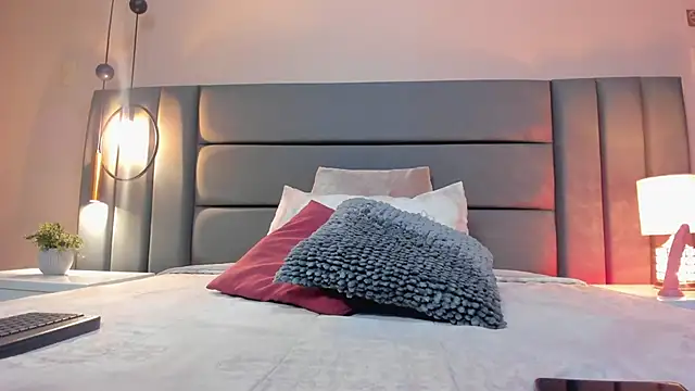 IvyJhons online show from October 23, 2025, 11:42 am