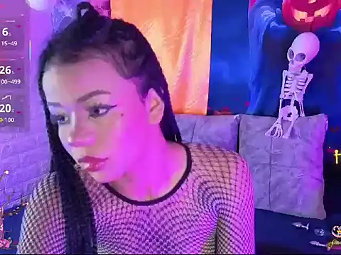 railey rosse  online show from October 27, 2025, 5:19 am