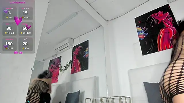 Snapshot of Lucia78couple chatting on October 25, 2025, 8:31 pm Lucia78couple online show from October 25, 2025, 8:31 pm