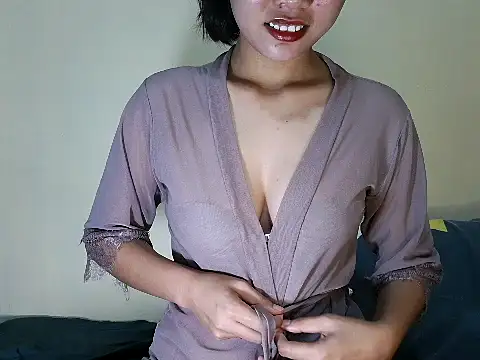 Snapshot of Sweet_thea19 chatting on November 26, 2025, 2:39 pm Sweet thea19 online show from November 26, 2025, 2:39 pm