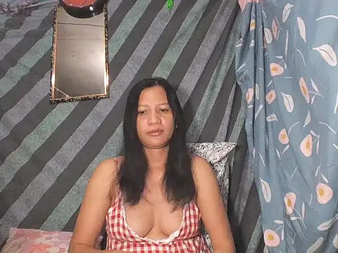 Snapshot of AgnesCutie chatting on October 12, 2025, 8:21 pm AgnesCutie online show from October 12, 2025, 8:21 pm