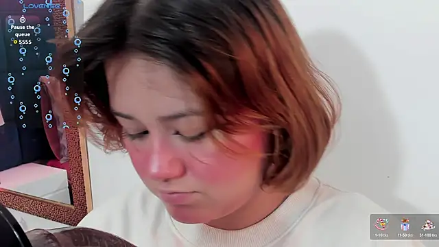 isa grey  online show from November 16, 2025, 10:24 pm