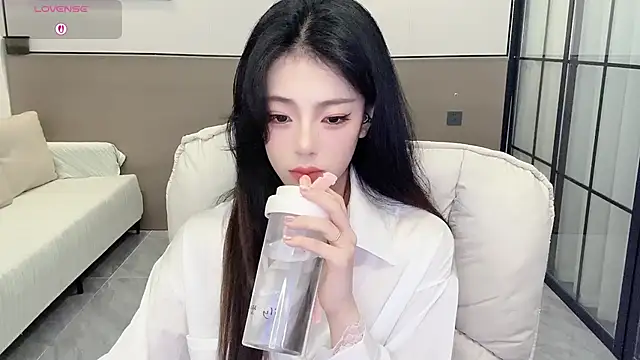 Sandy Uu online show from September 18, 2025, 5:54 am