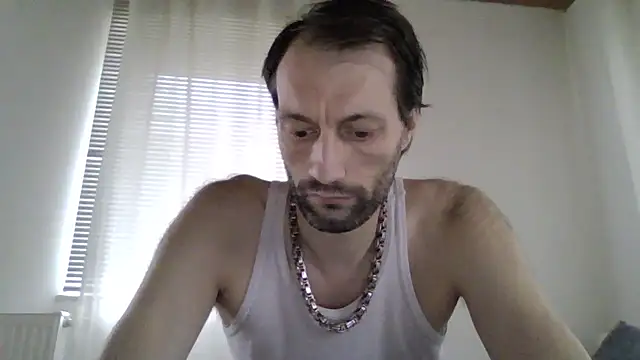 Snapshot of XLBarehengst chatting on October 25, 2025, 8:46 am XLBarehengst online show from October 25, 2025, 8:46 am