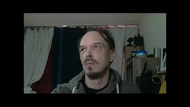 Snapshot of Jenner84 chatting on November 1, 2025, 1:27 pm Jenner84 online show from November 1, 2025, 1:27 pm