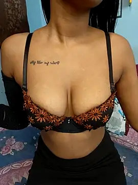 Snapshot of Ema-01 chatting on November 26, 2025, 7:08 am Ema-01 online show from November 26, 2025, 7:08 am