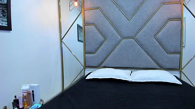 Snapshot of NavannyCattan chatting on November 19, 2025, 4:23 am NavannyCattan online show from November 19, 2025, 4:23 am