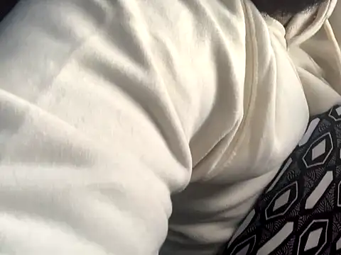 shakeweight online show from December 15, 2025, 11:31 pm