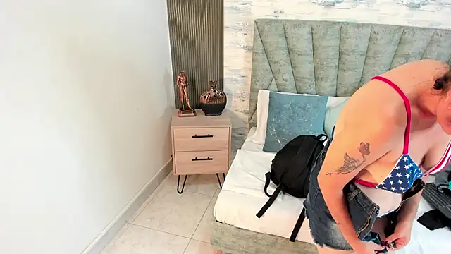 ShanelEvans online show from October 21, 2025, 6:29 pm