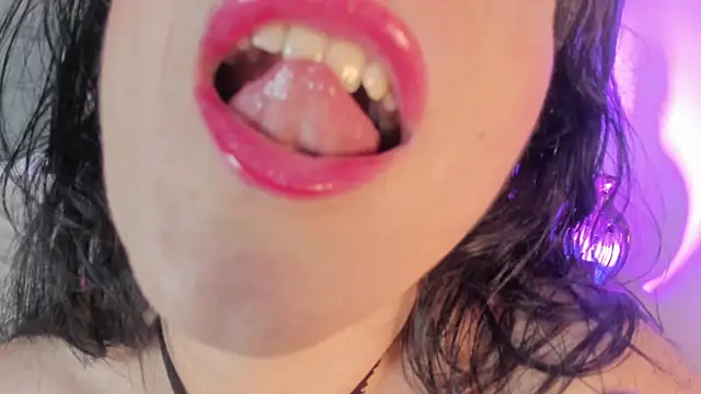 ShanelEvans online show from July 28, 2026, 8:52 pm