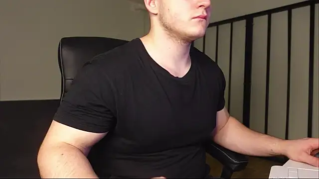 Snapshot of Richard_Dullas chatting on December 4, 2025, 8:30 pm Richard Dullas online show from December 4, 2025, 8:30 pm