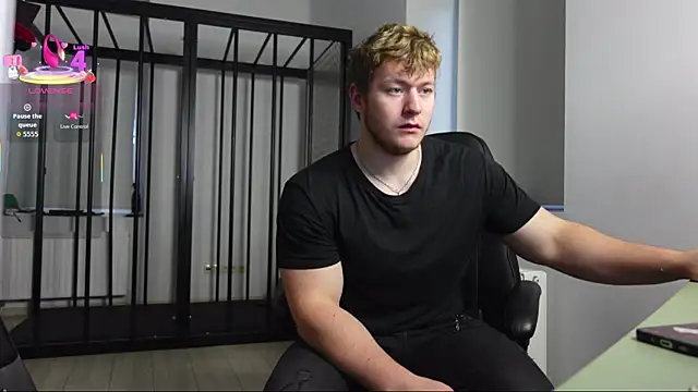 Snapshot of Richard_Dullas chatting on October 12, 2025, 5:20 am Richard Dullas online show from October 12, 2025, 5:20 am