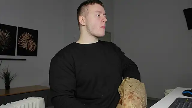 Snapshot of Richard_Dullas chatting on December 2, 2025, 1:13 pm Richard Dullas online show from December 2, 2025, 1:13 pm