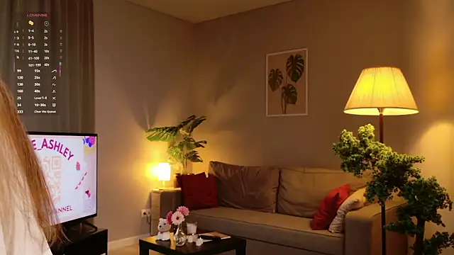 Snapshot of Luna_Foxy chatting on October 10, 2025, 1:23 pm Luna Foxy online show from October 10, 2025, 1:23 pm