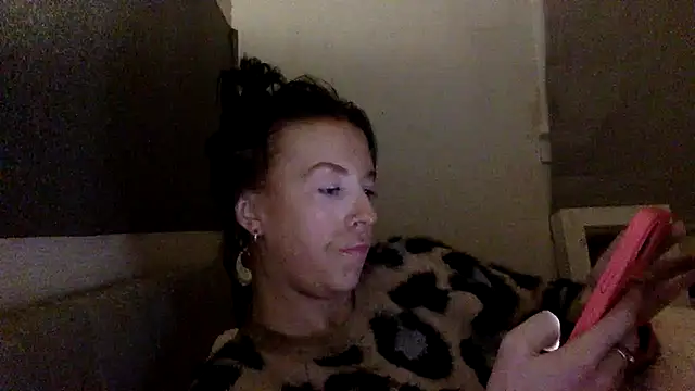 Snapshot of Bellababexox chatting on July 6, 2026, 4:30 am Bellababexox online show from July 6, 2026, 4:30 am