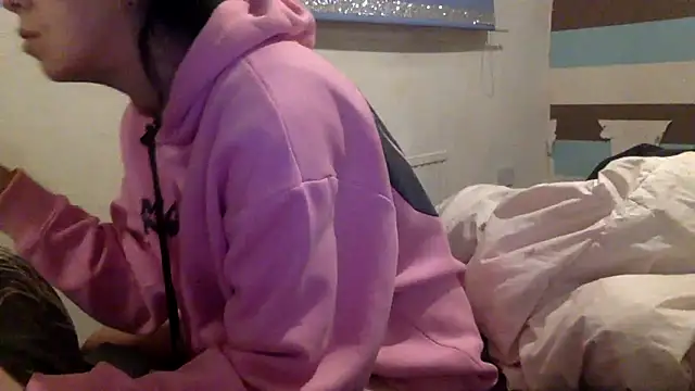 Snapshot of Bellababexox chatting on October 28, 2025, 6:40 pm Bellababexox online show from October 28, 2025, 6:40 pm