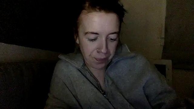 Snapshot of Bellababexox chatting on August 4, 2026, 3:11 am Bellababexox online show from August 4, 2026, 3:11 am