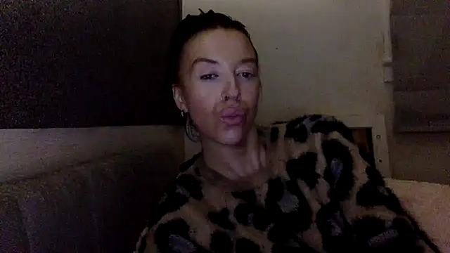 Snapshot of Bellababexox chatting on July 5, 2026, 4:19 am Bellababexox online show from July 5, 2026, 4:19 am