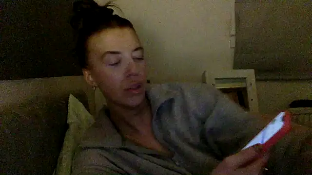 Snapshot of Bellababexox chatting on June 18, 2026, 4:22 am Bellababexox online show from June 18, 2026, 4:22 am