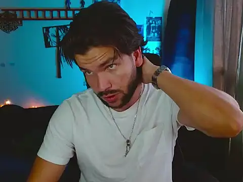 cortelioni massimo  online show from October 25, 2025, 8:31 pm