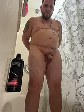 LuisBellaco online show from July 31, 2026, 5:18 am