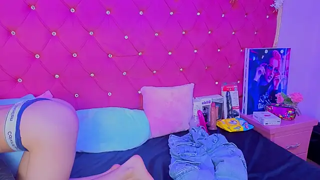 Snapshot of Nanis_James chatting on October 28, 2025, 2:45 am Nanis James online show from October 28, 2025, 2:45 am