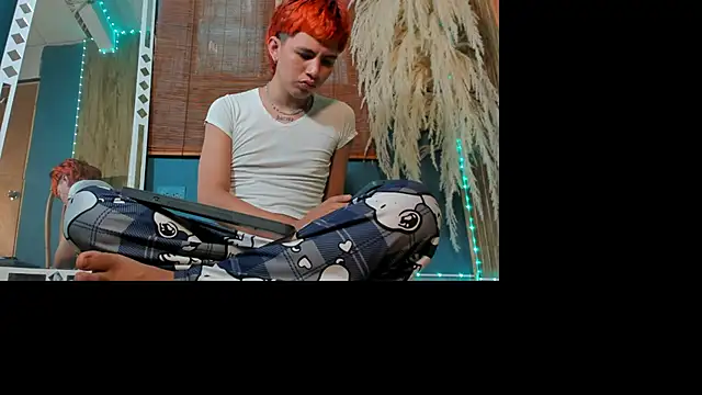 daveel hot online show from September 24, 2025, 12:22 pm