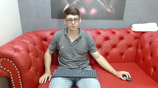 Stuart White online show from September 26, 2025, 7:43 pm