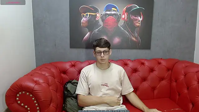 Stuart White online show from September 18, 2025, 6:44 pm