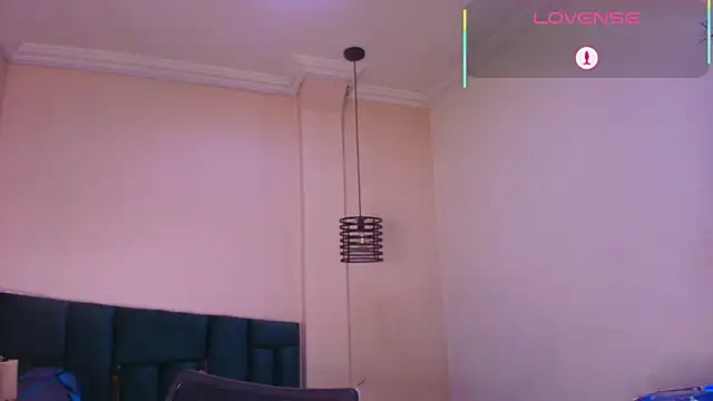 Snapshot of Dom_venena chatting on September 20, 2025, 8:36 pm Dom venena online show from September 20, 2025, 8:36 pm