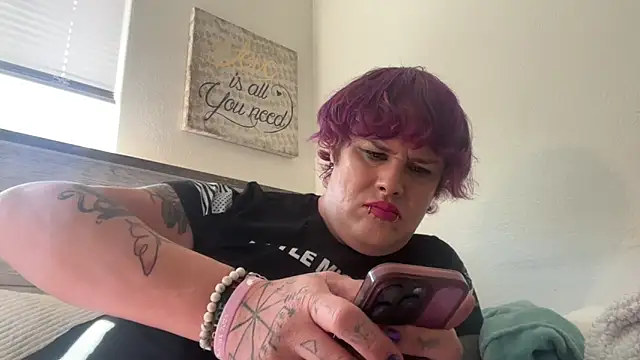 Snapshot of Julietserenity chatting on October 17, 2025, 8:10 pm Julietserenity online show from October 17, 2025, 8:10 pm