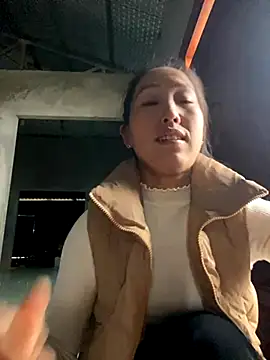 Snapshot of Huong-Ly chatting on November 12, 2025, 1:32 am Huong-Ly online show from November 12, 2025, 1:32 am