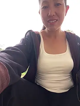 Snapshot of Huong-Ly chatting on October 16, 2025, 7:38 am Huong-Ly online show from October 16, 2025, 7:38 am